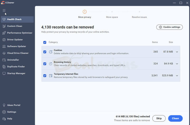 CCleaner 7 Health Check window showing privacy cleanup options including cookies, browsing history, and temporary internet files with total space to clean