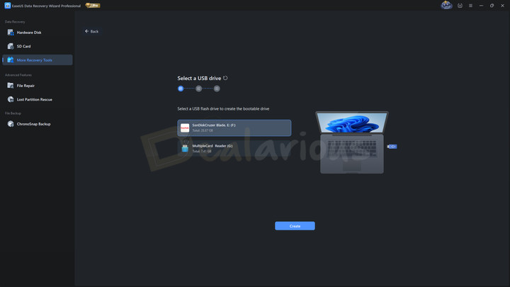 EaseUS Data Recovery Wizard Pro displaying bootable USB creation setup, allowing users to select a USB drive to create a recovery boot disk.